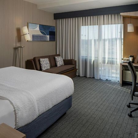 Courtyard By Marriott Jackson Airport/Pearl Hotel Exterior photo