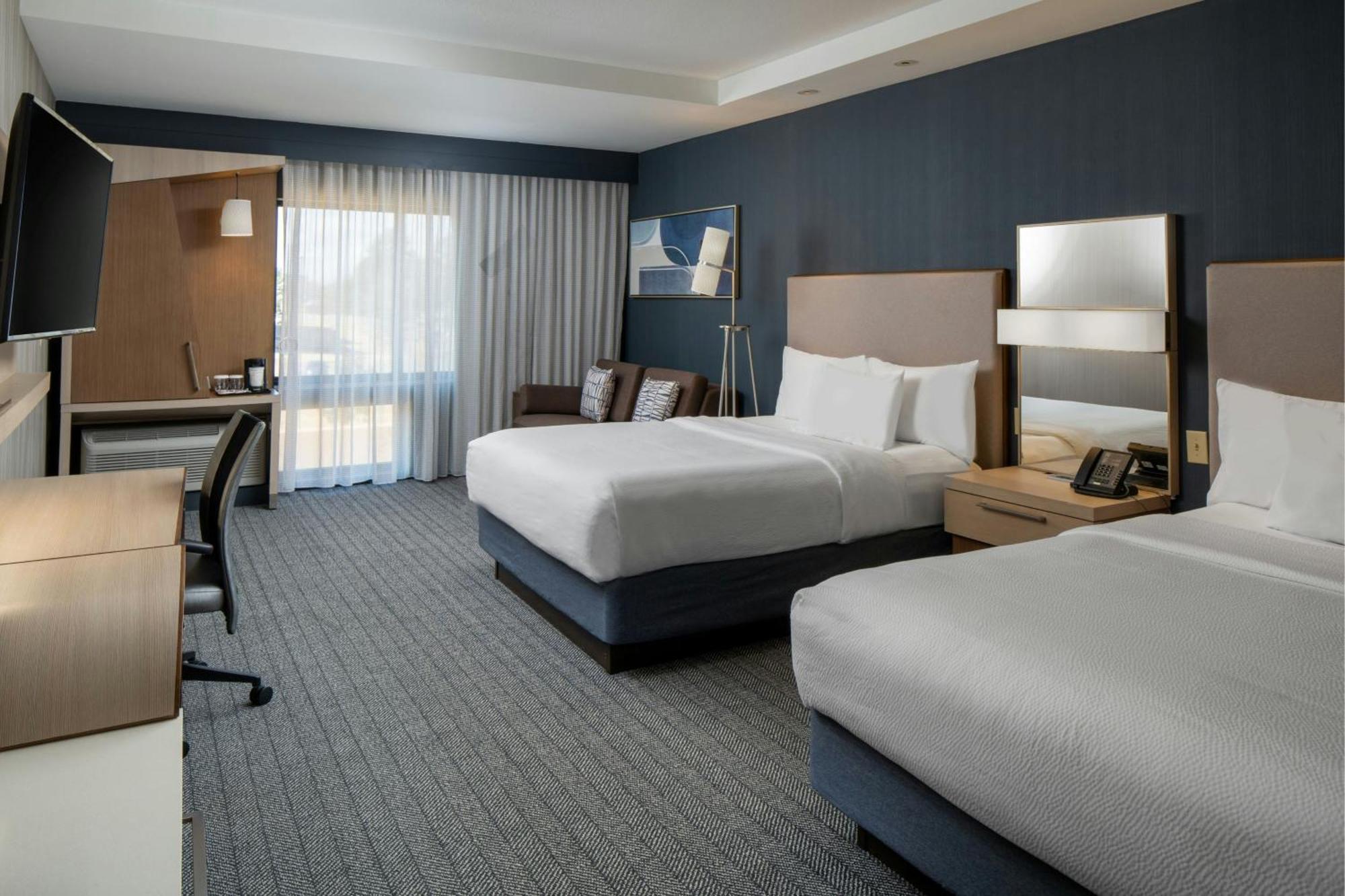 Courtyard By Marriott Jackson Airport/Pearl Hotel Exterior photo